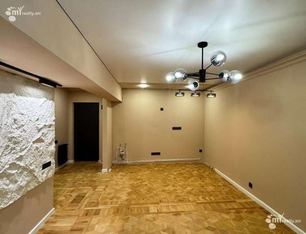 bnakaran/2-senyakanoc/M.Khorenatsi+St/Center/Yerevan