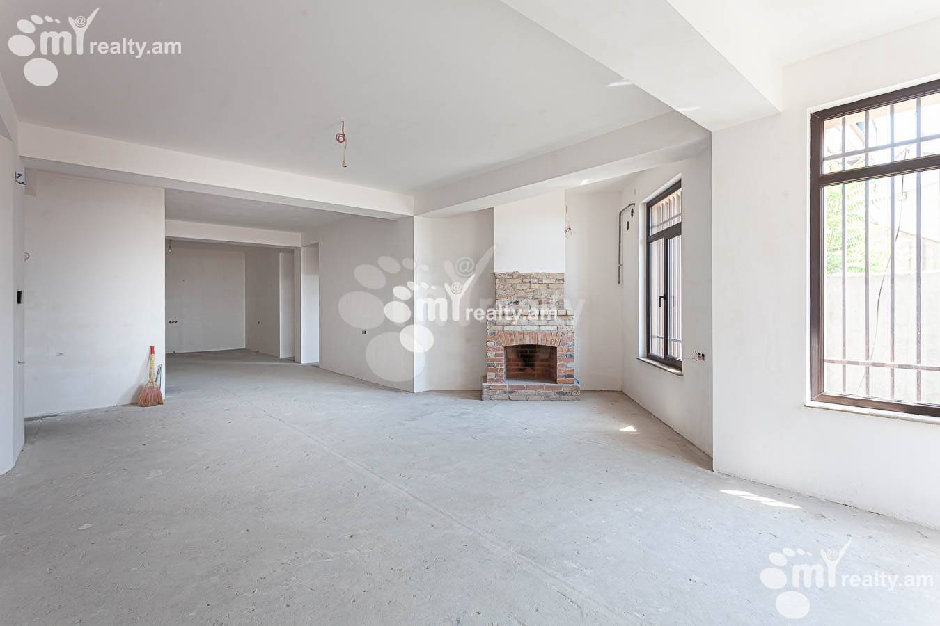3 bedroom apartment for sale Antarayin St, Center Yerevan, 152761