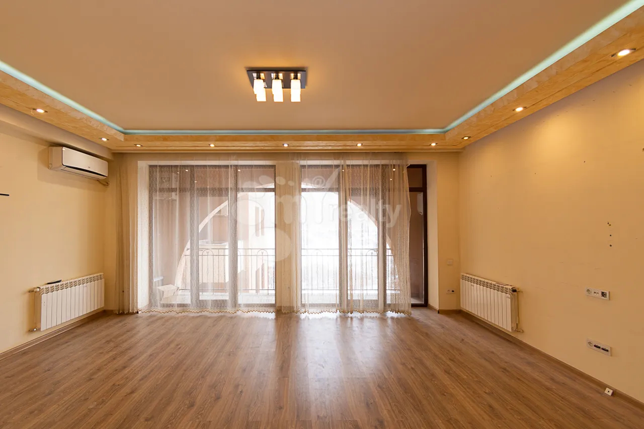 4 bedroom apartment for sale Sasna Тsrer St, Davtachène Yerevan, 159008