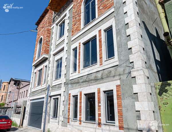 arandznatun-vacharq-Yerevan-Center