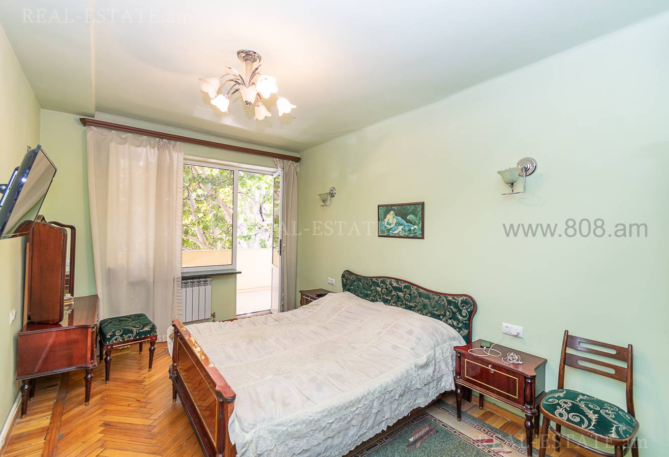 3 bedroom apartment for sale Mashtots Ave, Center Yerevan, 125544