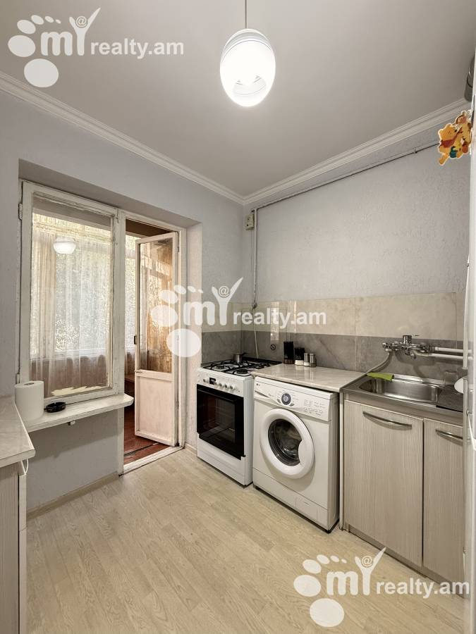 Купить 3 комнатную квартиру Мамиконянц ул, Арабкир Ереван, 157031