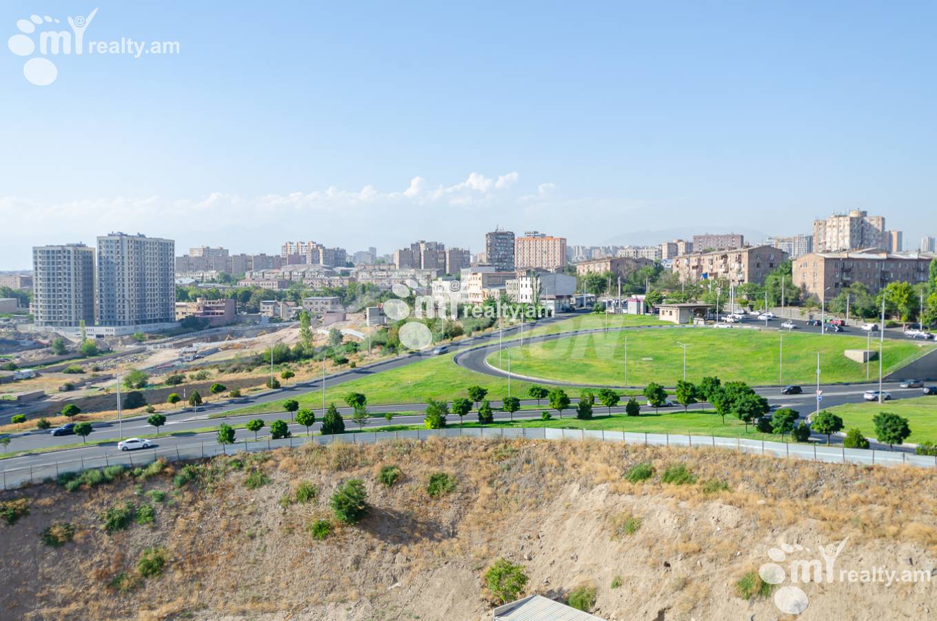 4 սենյականոց բնակարան  Մ․ Մելքոնյան փող, Կենտրոն Երևան, 155071