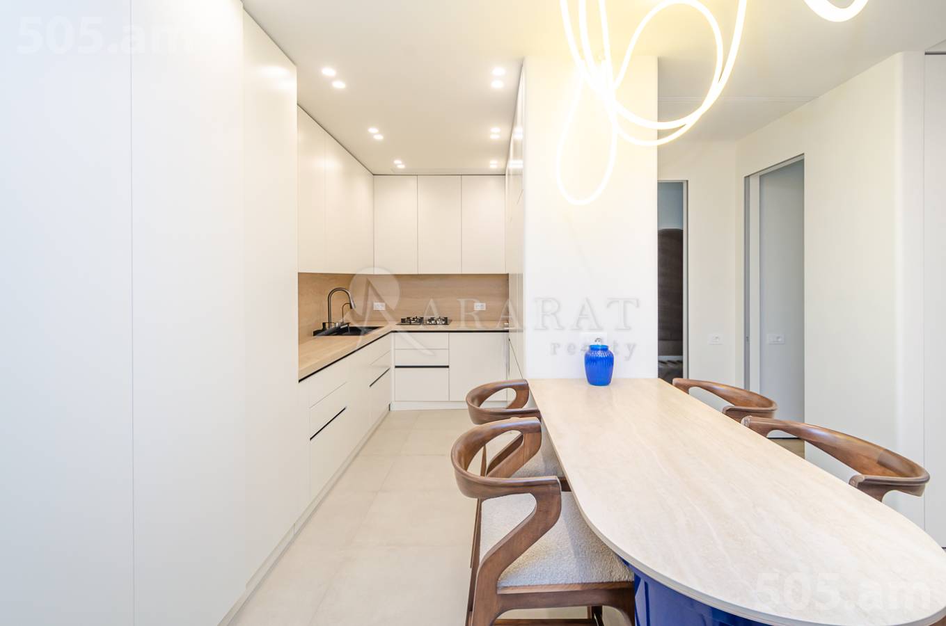 Купить 4 комнатную квартиру Фучик ул, Ачапняк Ереван, 153417