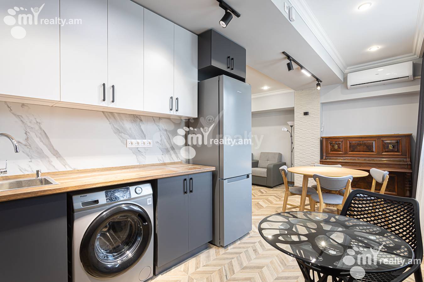 3 սենյականոց բնակարան վարձով Սարյան փող, Կենտրոն Երևան, 156857