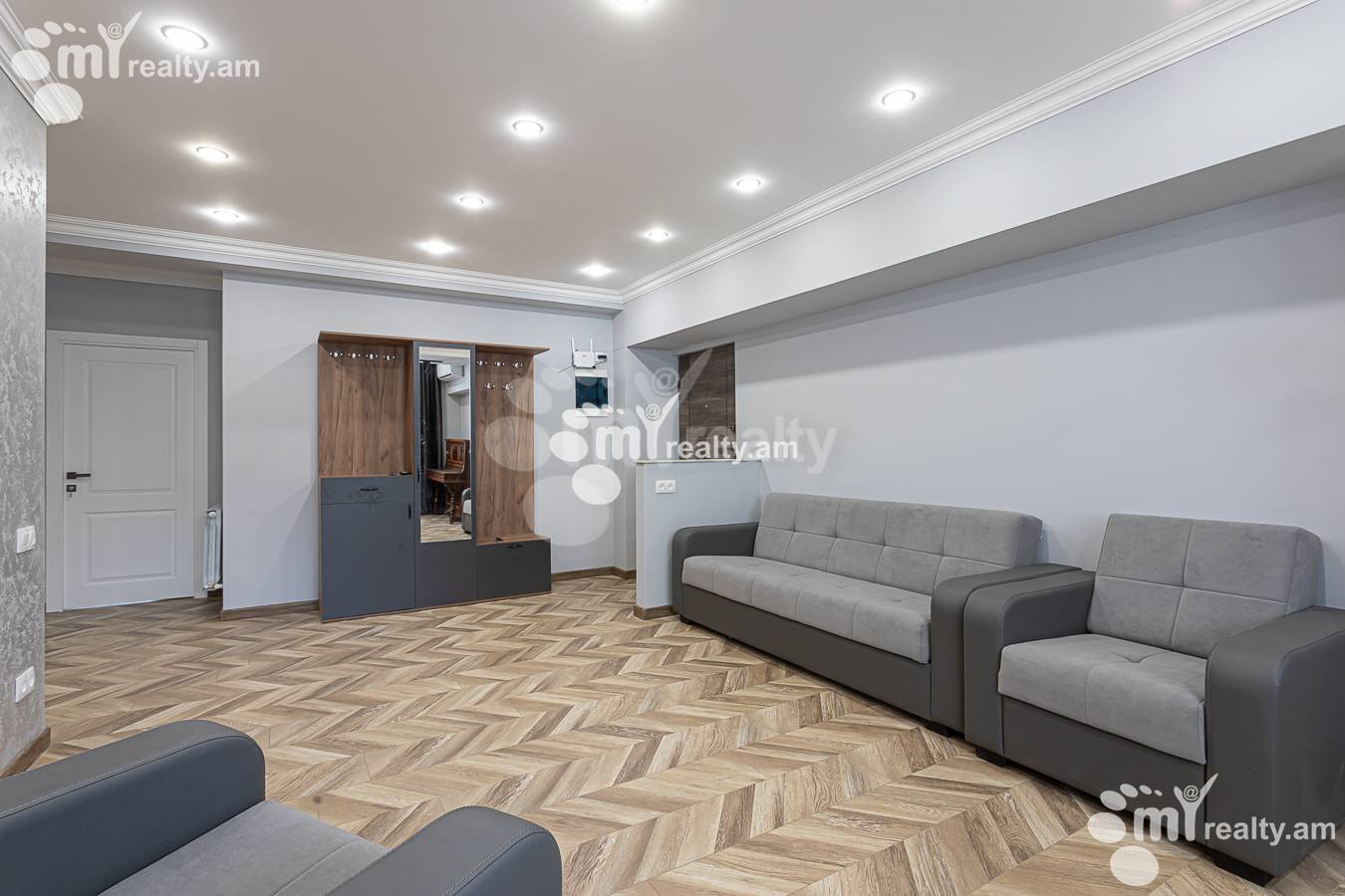 3 սենյականոց բնակարան վարձով Սարյան փող, Կենտրոն Երևան, 156857