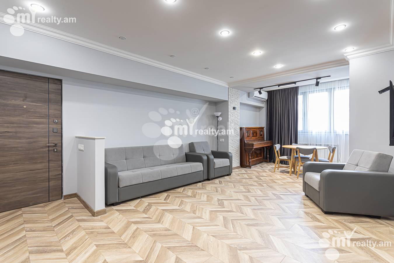 3 սենյականոց բնակարան վարձով Սարյան փող, Կենտրոն Երևան, 156857