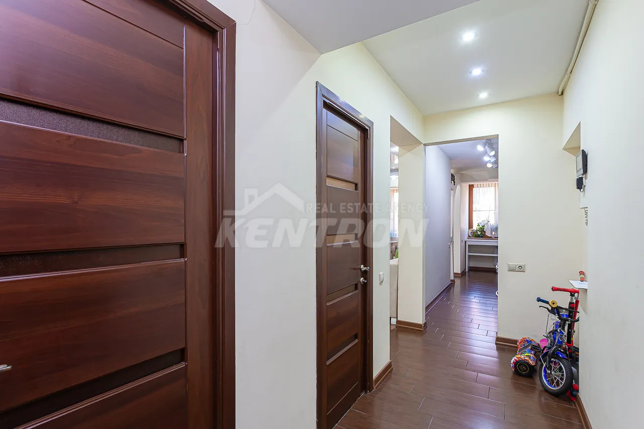 4 bedroom apartment for sale Nalbandyan St, Center Yerevan, 158809