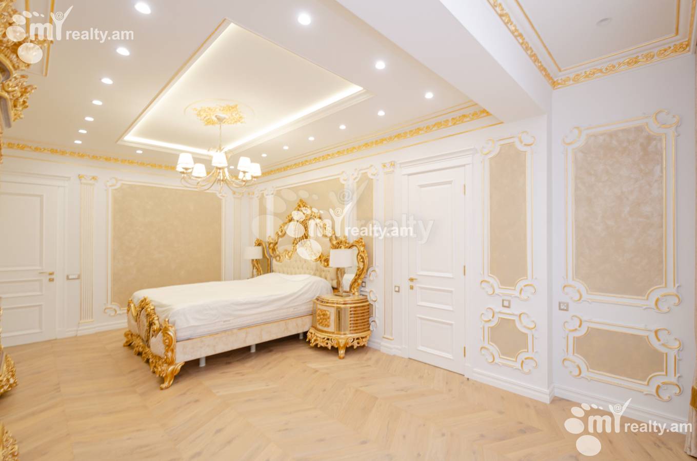 3 bedroom apartment for sale Northern (Hyusisayin)  Ave, Center Yerevan, 137679