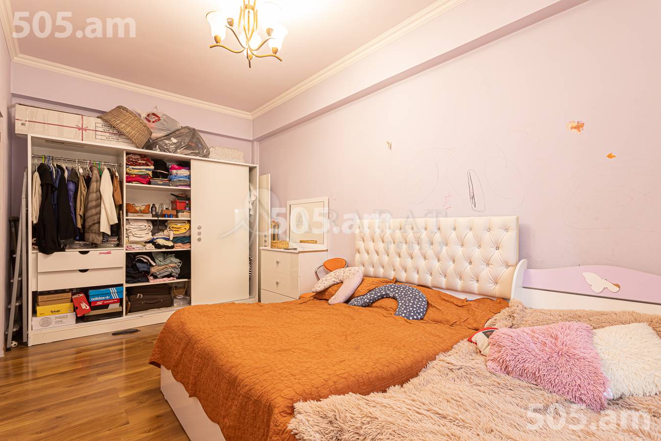 3 սենյականոց բնակարան  Խորենացու փող, Կենտրոն Երևան, 156393