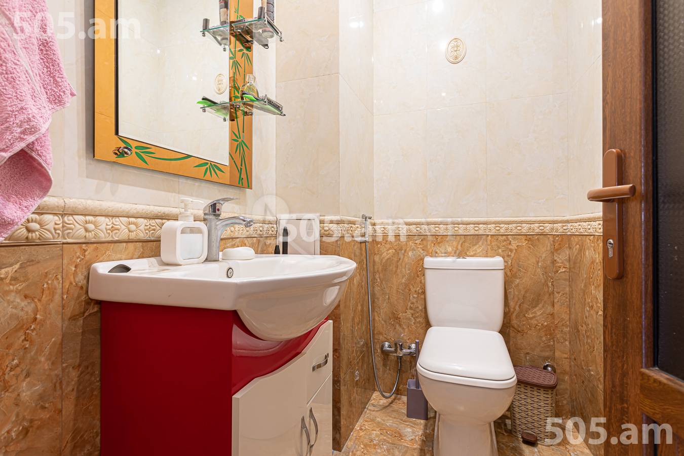 3 սենյականոց բնակարան  Խորենացու փող, Կենտրոն Երևան, 156393