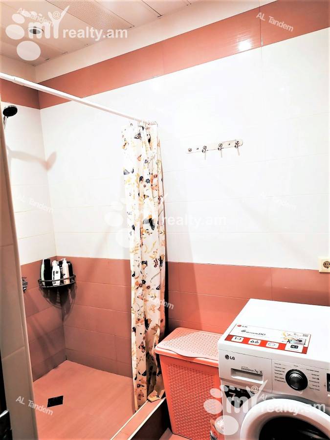 3 bedroom apartment for sale Aram St, Center Yerevan, 124279