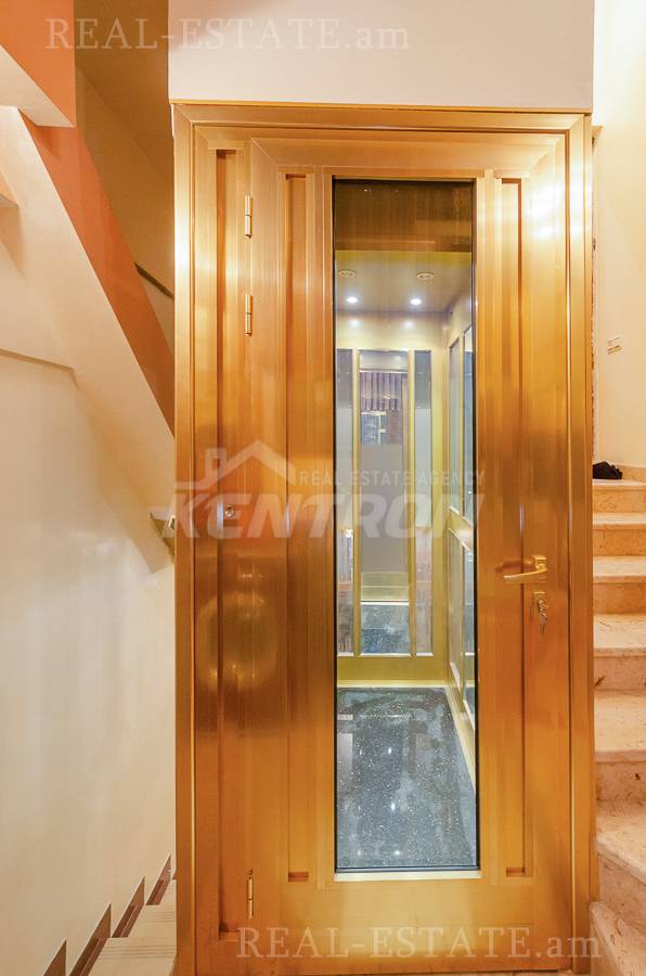 4 bedroom apartment for sale rue d'Abovyan, Center Yerevan, 137151