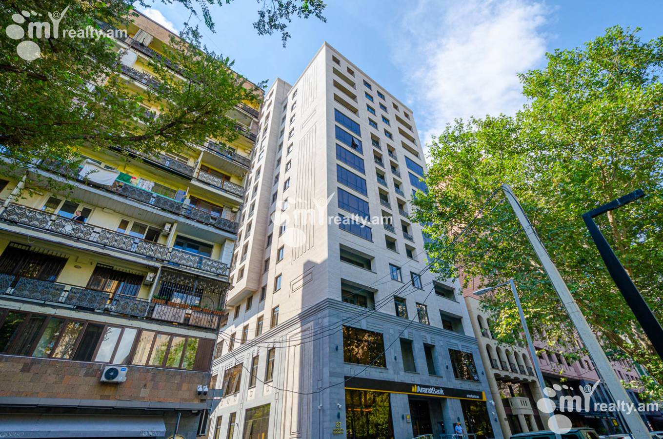 Купить 2 комнатную квартиру Бузанд ул, Центр Ереван, 143480