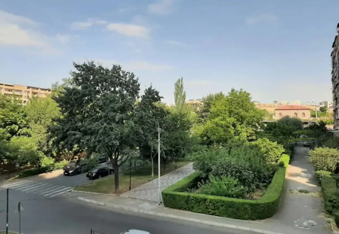 3 bedroom apartment for sale Davtashen 1St 2 alley, Dawtaschen Yerevan, 161203