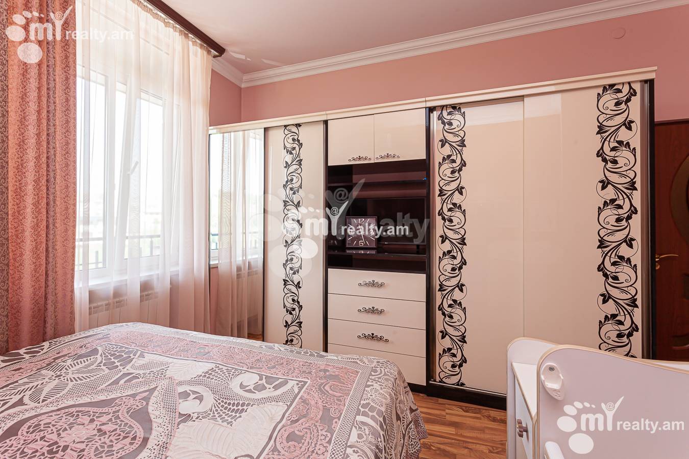 3 bedroom apartment for sale Dzorap St, Center Yerevan, 151500