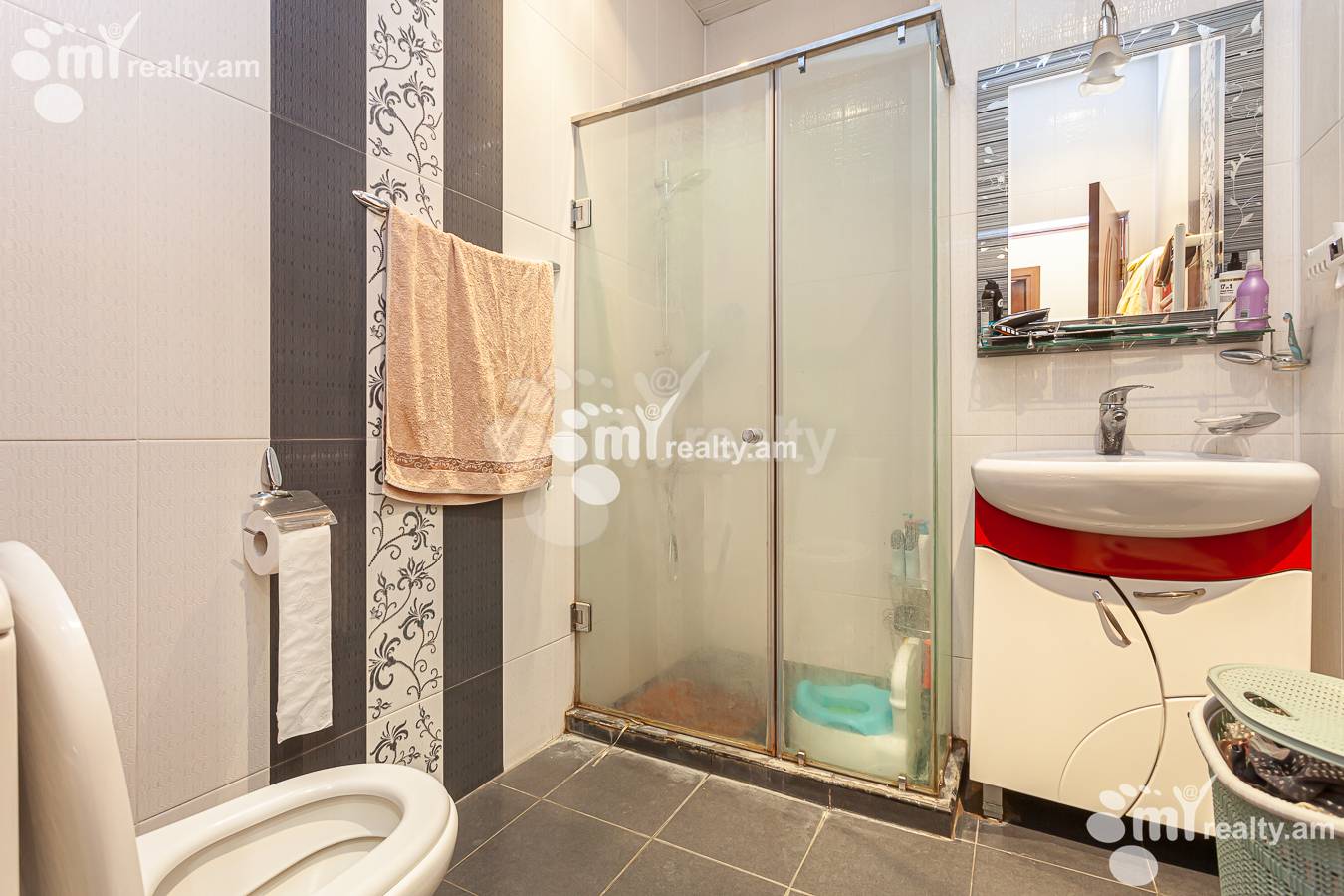3 bedroom apartment for sale Dzorap St, Center Yerevan, 151500
