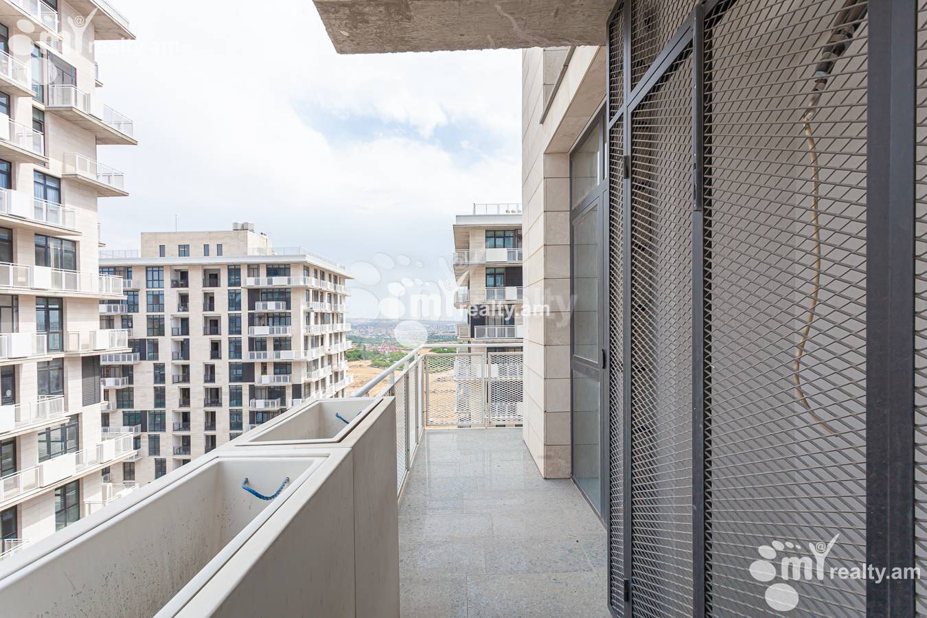 Купить 3 комнатную квартиру Ленинградян, Квартал Ваагни Ереван, 155885