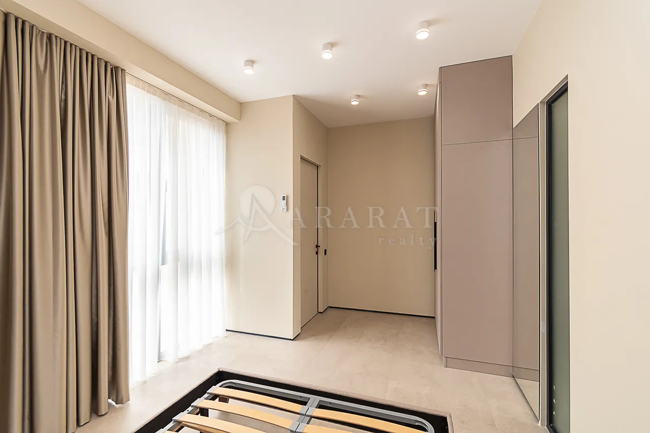 3 bedroom apartment for sale Amiryan St, Center Yerevan, 161931