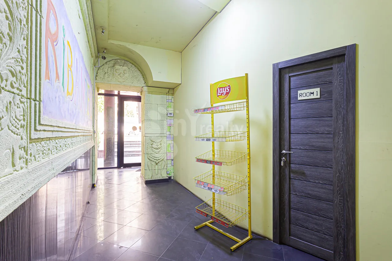 Commercial for rent خیابان کوریون, مرکز شهر ایروان, 161392