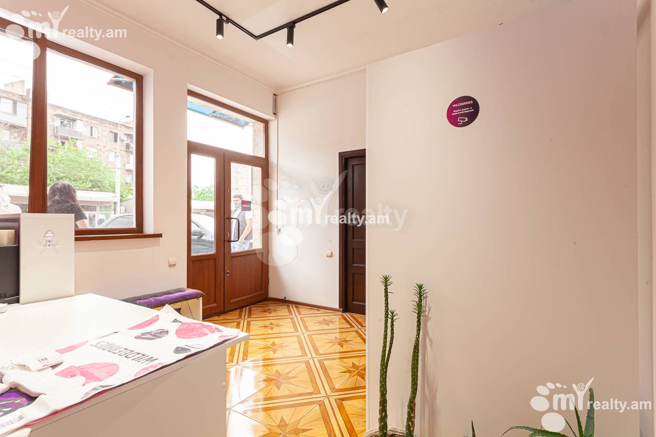 Commercial for sale خیابان Hasratian., آچاپنیاک ایروان, 155404