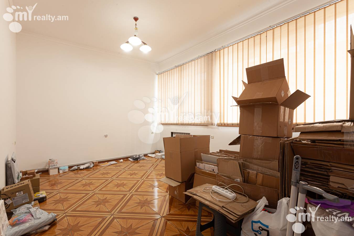 Commercial for sale خیابان Hasratian., آچاپنیاک ایروان, 155404