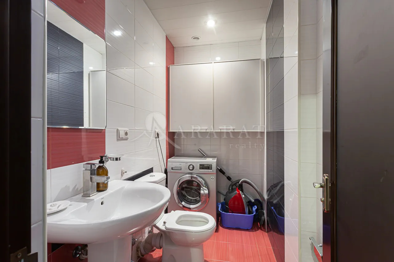 3 bedroom apartment for sale rue d'Amiryan, Center Yerevan, 158288