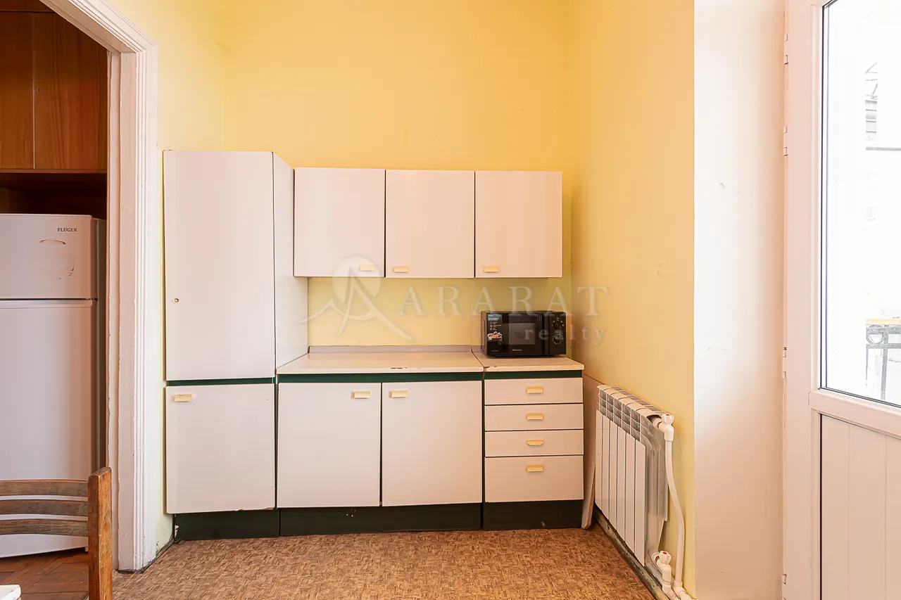 3 bedroom apartment for sale Charents St, Center Yerevan, 157411