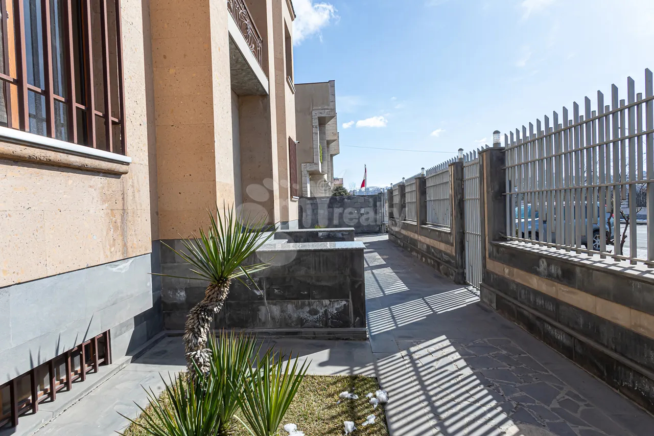 House for sale Tsarav Aghbyur St, Avan Yerevan, 159132