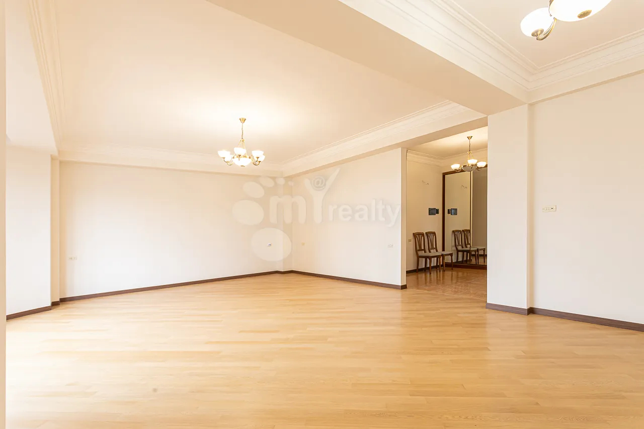 4 bedroom apartment for sale Vardanants St, Center Yerevan, 157558