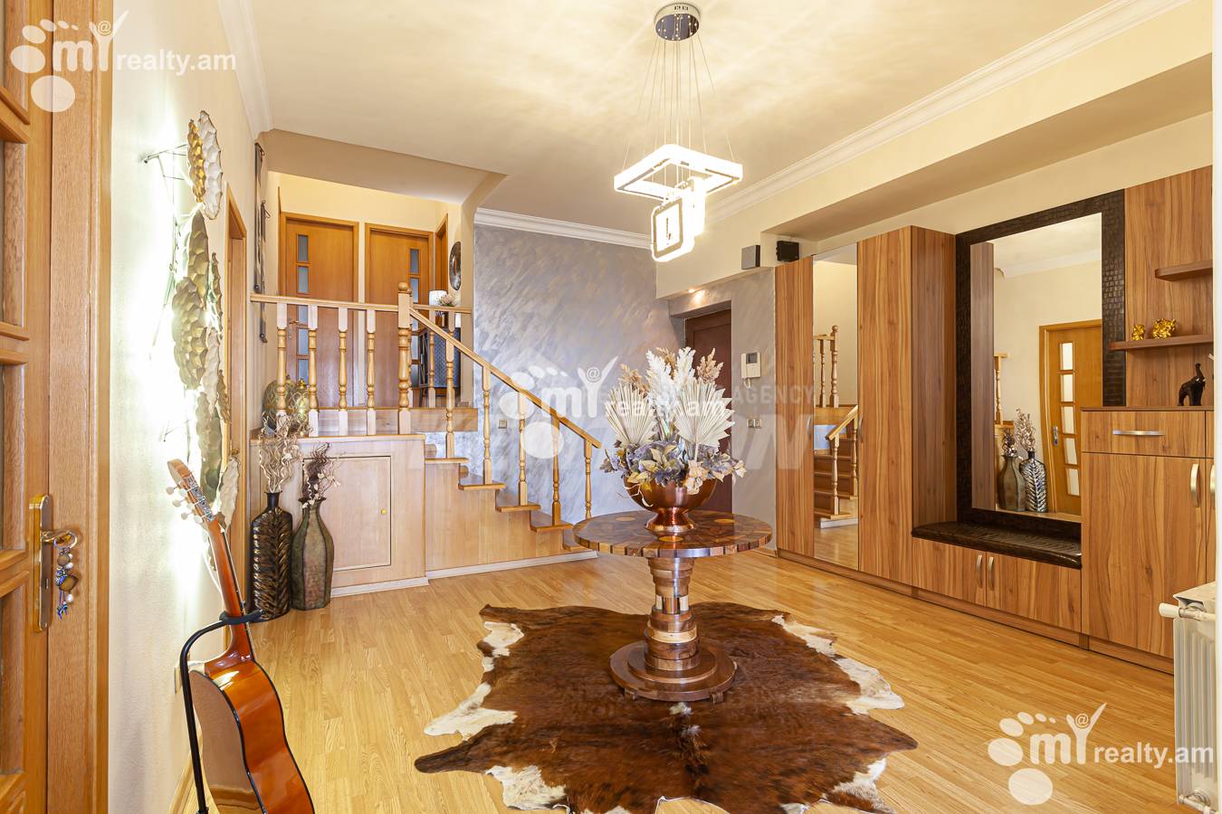 4 bedroom apartment for sale Antarayin St, Center Yerevan, 156021