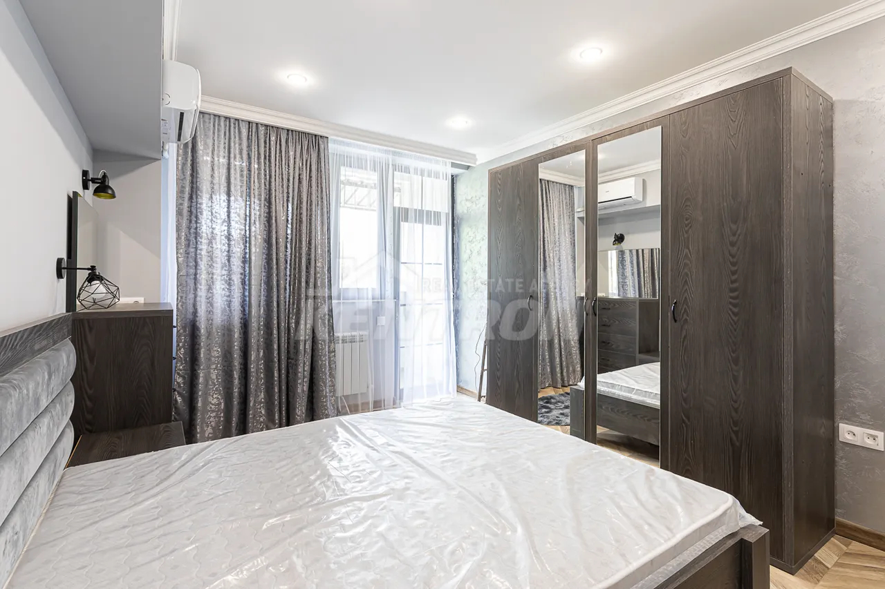 3 սենյականոց բնակարան վարձով Սարյան փող, Կենտրոն Երևան, 158910