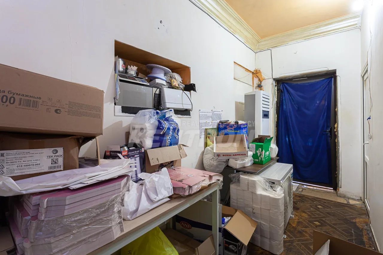 Commercial for sale خیابان کومیتاس, عربگیر ایروان, 157407