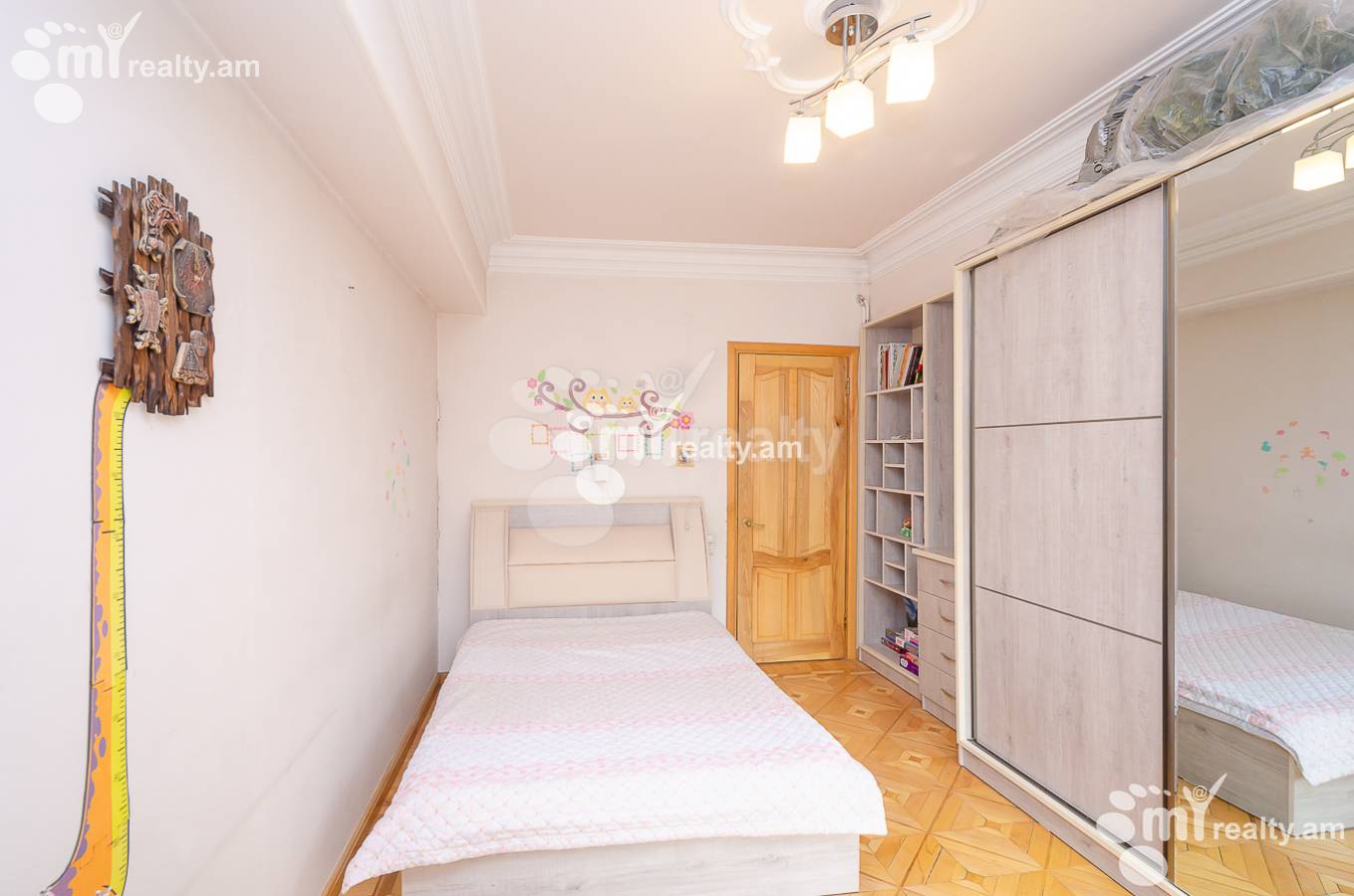 3 bedroom apartment for sale Kajaznuni St, Center Yerevan, 151451