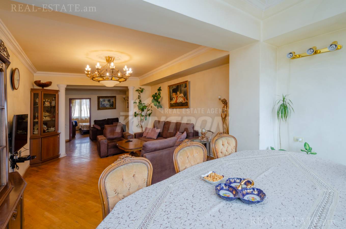 Купить 3 комнатную квартиру Анрапетутян ул, Центр Ереван, 137008