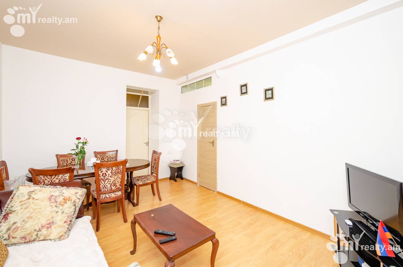 3 սենյականոց բնակարան  Մաշտոցի պող, Կենտրոն Երևան, 152176