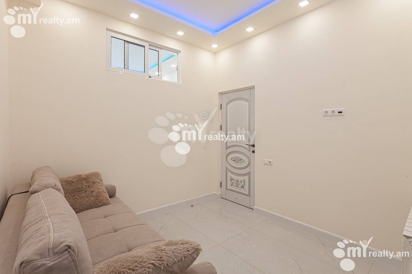 Купить 3 комнатную квартиру Антараин ул Г. Эмина, Центр Ереван, 152074