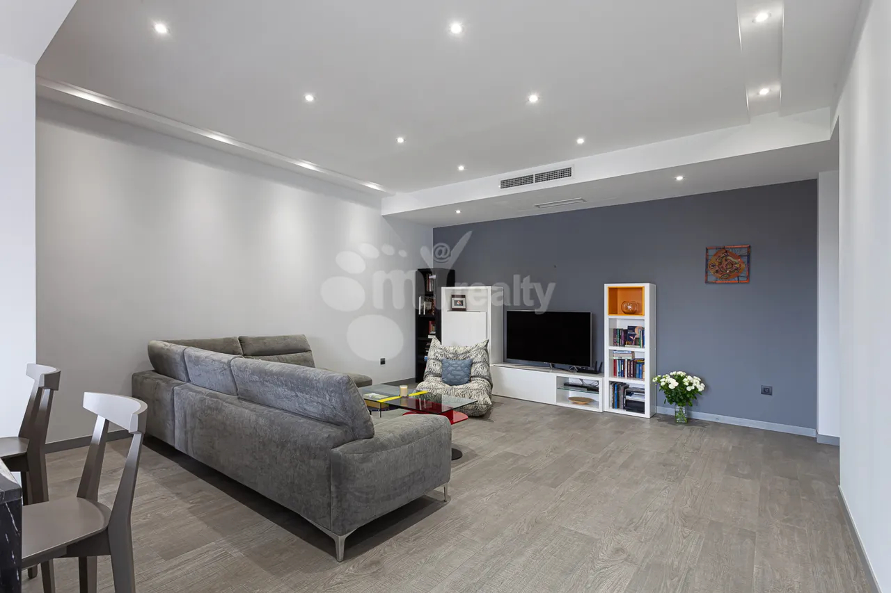 3 bedroom apartment for sale rue d'Amiryan, Center Yerevan, 161375