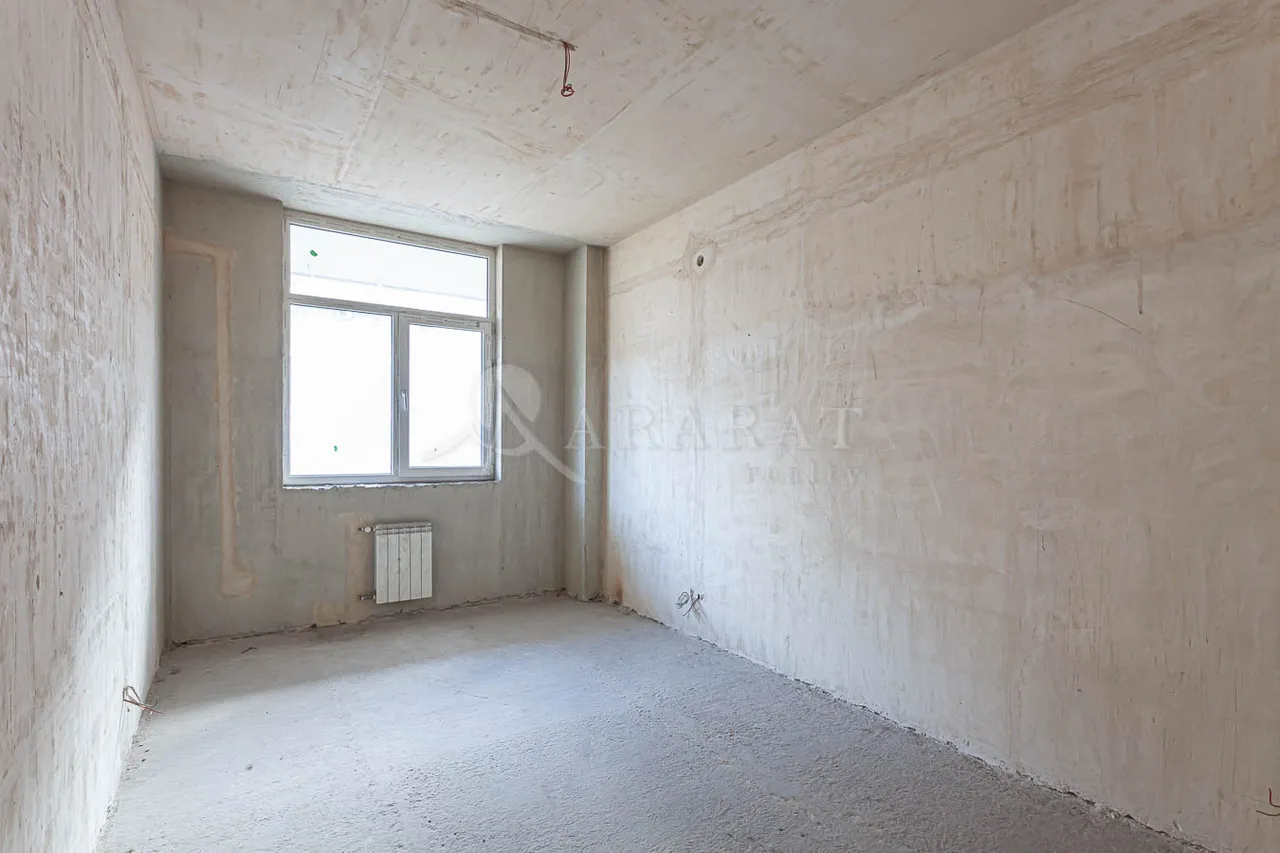 3 սենյականոց բնակարան  Ռոստոմի փող, Կենտրոն Երևան, 157235