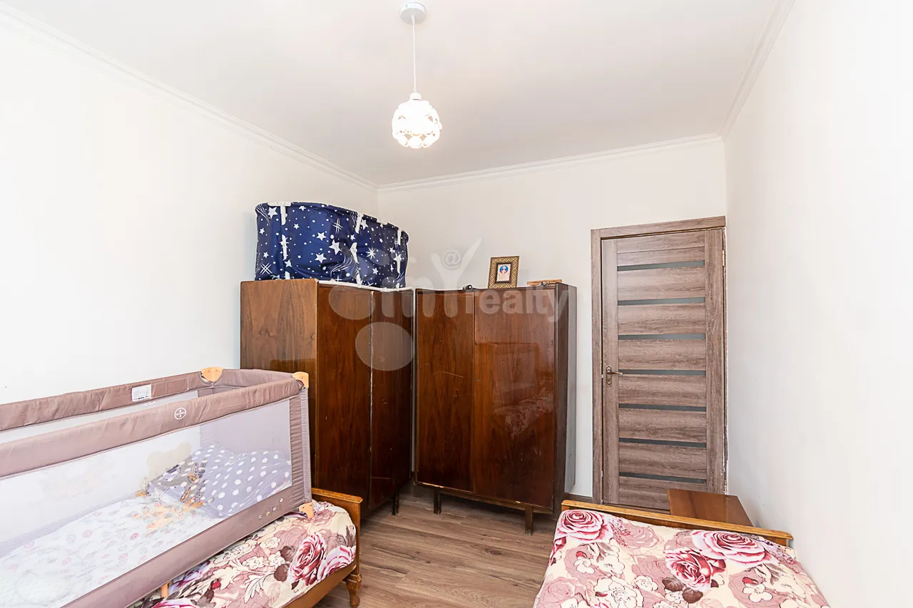 3 bedroom apartment for sale خیابان باشینجاخیان, آچاپنیاک ایروان, 161370