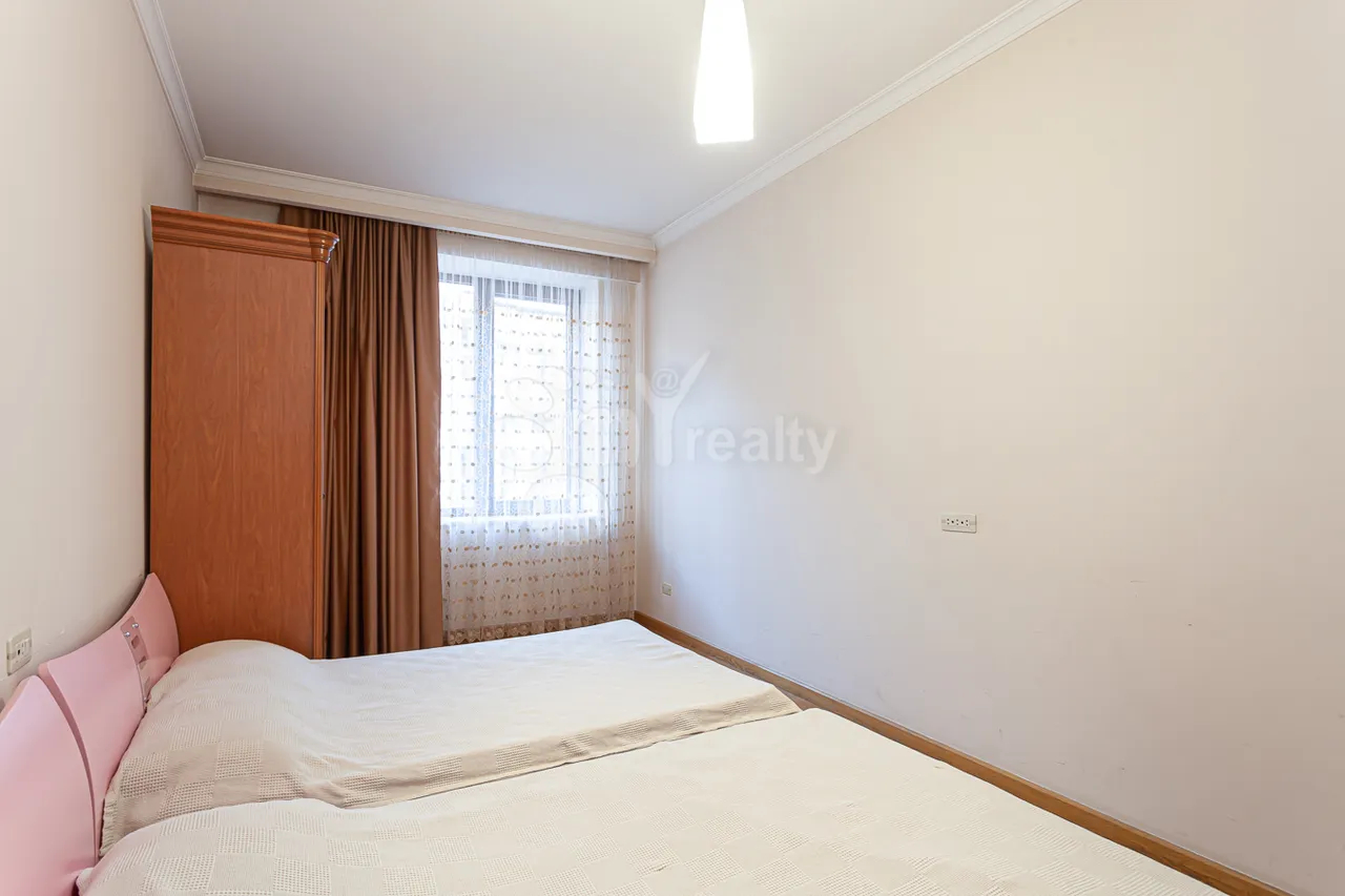 3 bedroom apartment for rent Northern (Hyusisayin)  Ave, Center Yerevan, 161919