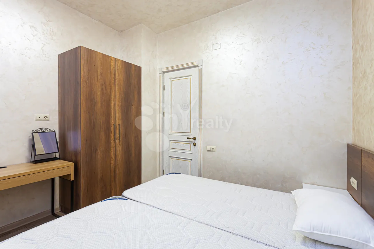 3 bedroom apartment for rent Sayat-Nova Ave, Center Yerevan, 161967