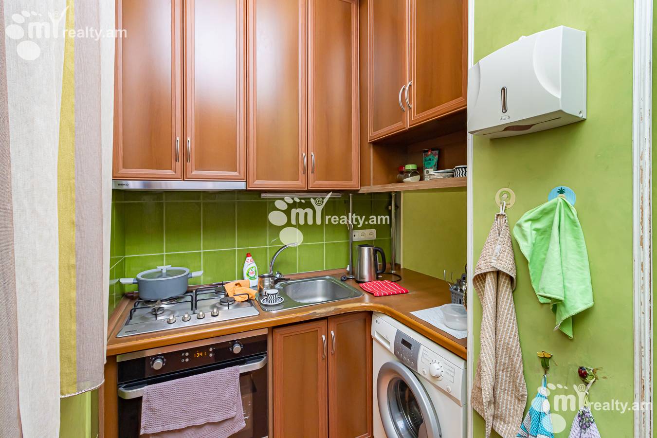 Купить 1 комнатную квартиру Д. Демирчян ул, Центр Ереван, 152116