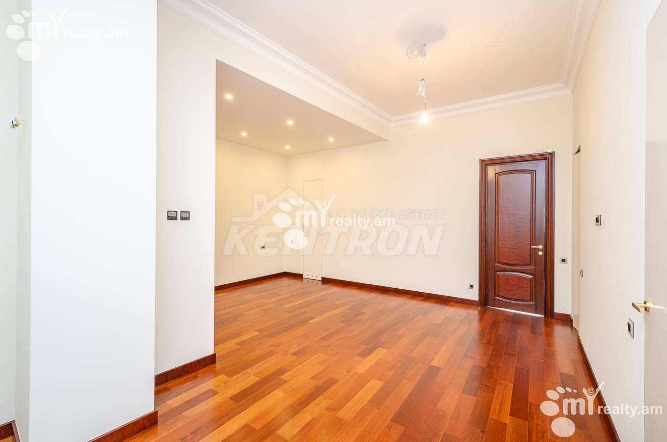 Снять 4 комнатную квартиру Московян ул, Центр Ереван, 153411