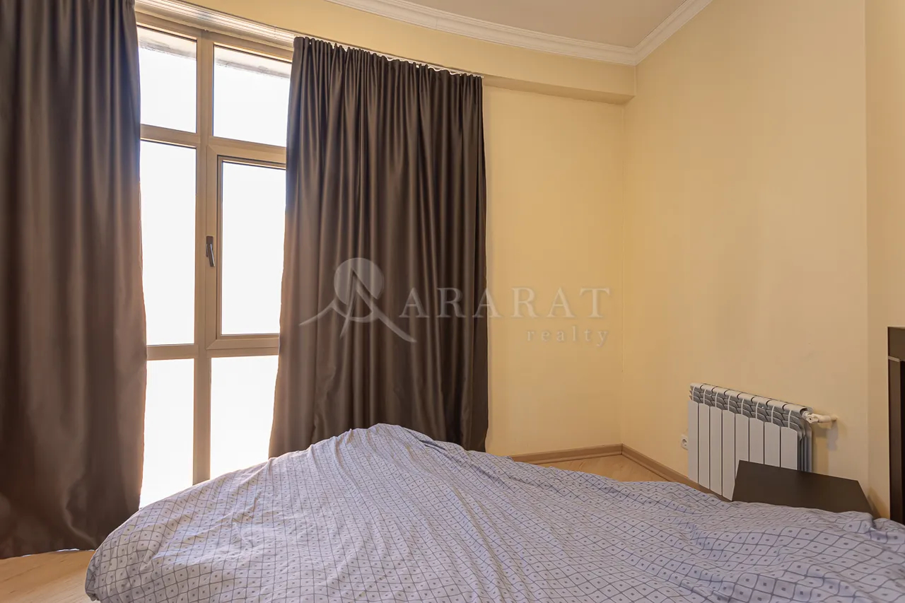4 bedroom apartment for sale خیابان آنتارایین, مرکز شهر ایروان, 157845