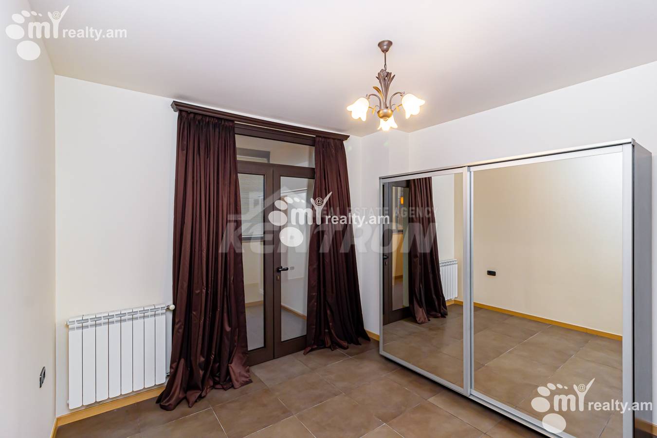 3 bedroom apartment for rent Vazgen Sargsyan St, Center Yerevan, 153246