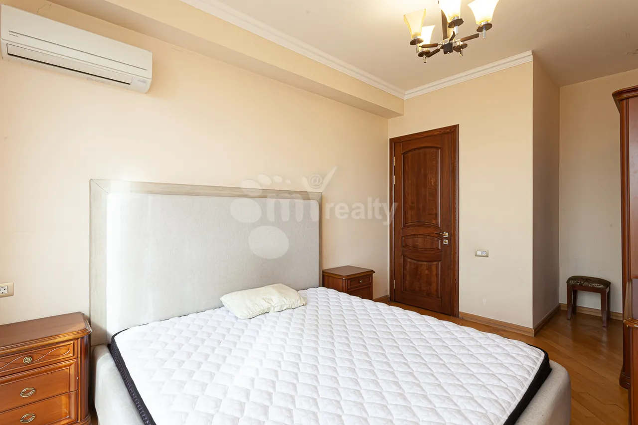 3 bedroom apartment for rent Vardanants St, Center Yerevan, 160678