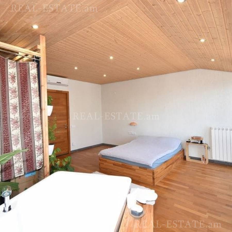 3 bedroom apartment for sale Antarayin St, Center Yerevan, 133237