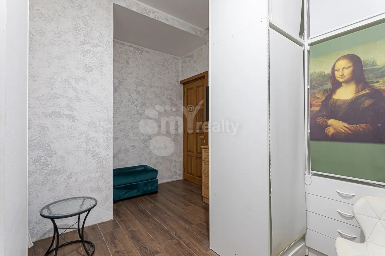 3 bedroom apartment for rent Aram St, Center Yerevan, 161208