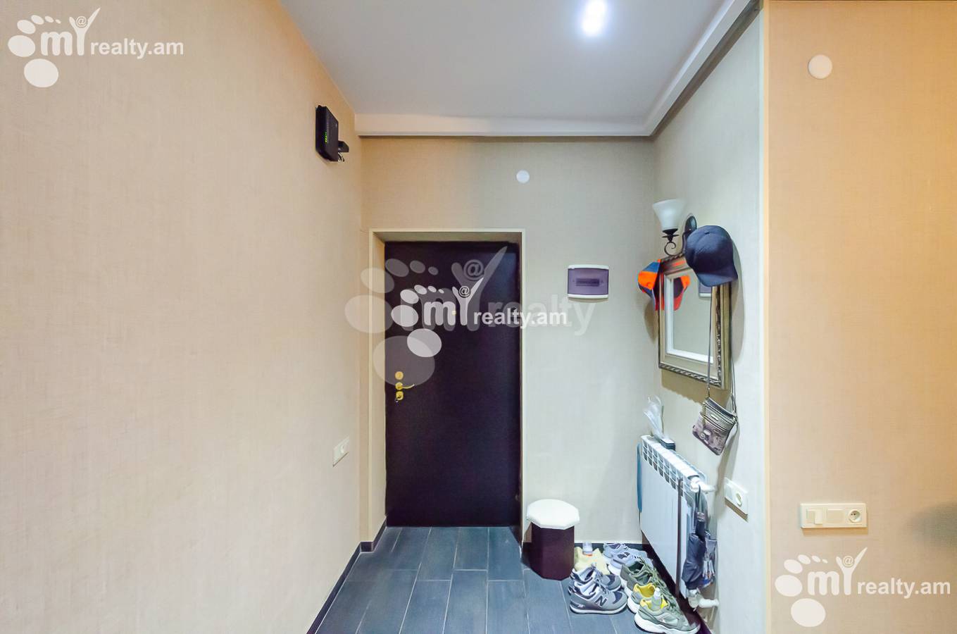 3 սենյականոց բնակարան  Սարյան փող, Կենտրոն Երևան, 154929